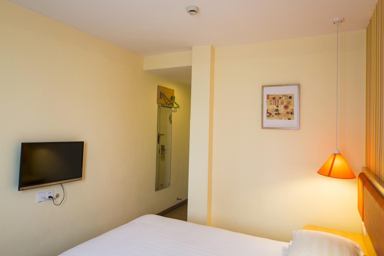 Home Inn Tianjin Weijin Road Tianjin University Exterior photo